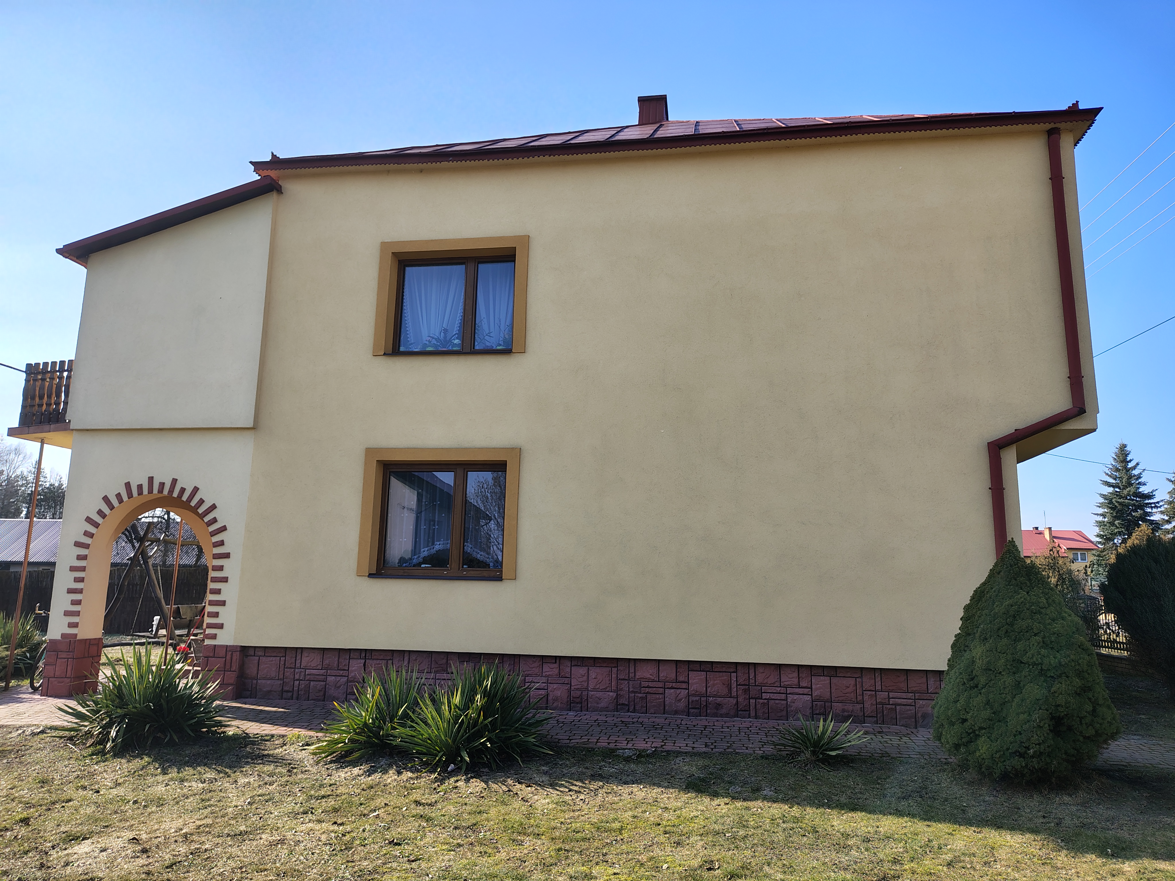 Dom jednorodzinny tradycyjny styl - widok 2