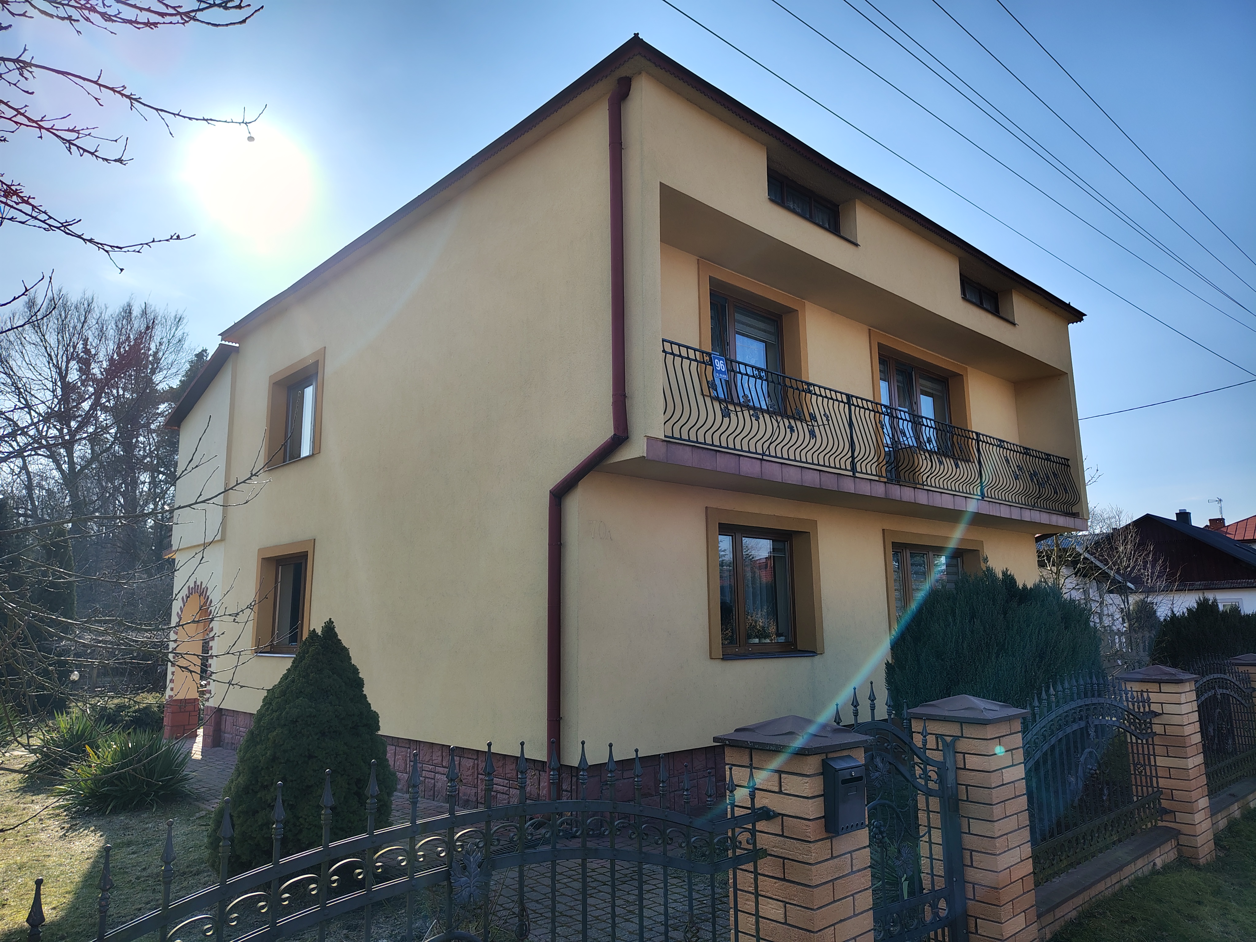 Dom jednorodzinny tradycyjny styl - widok 3