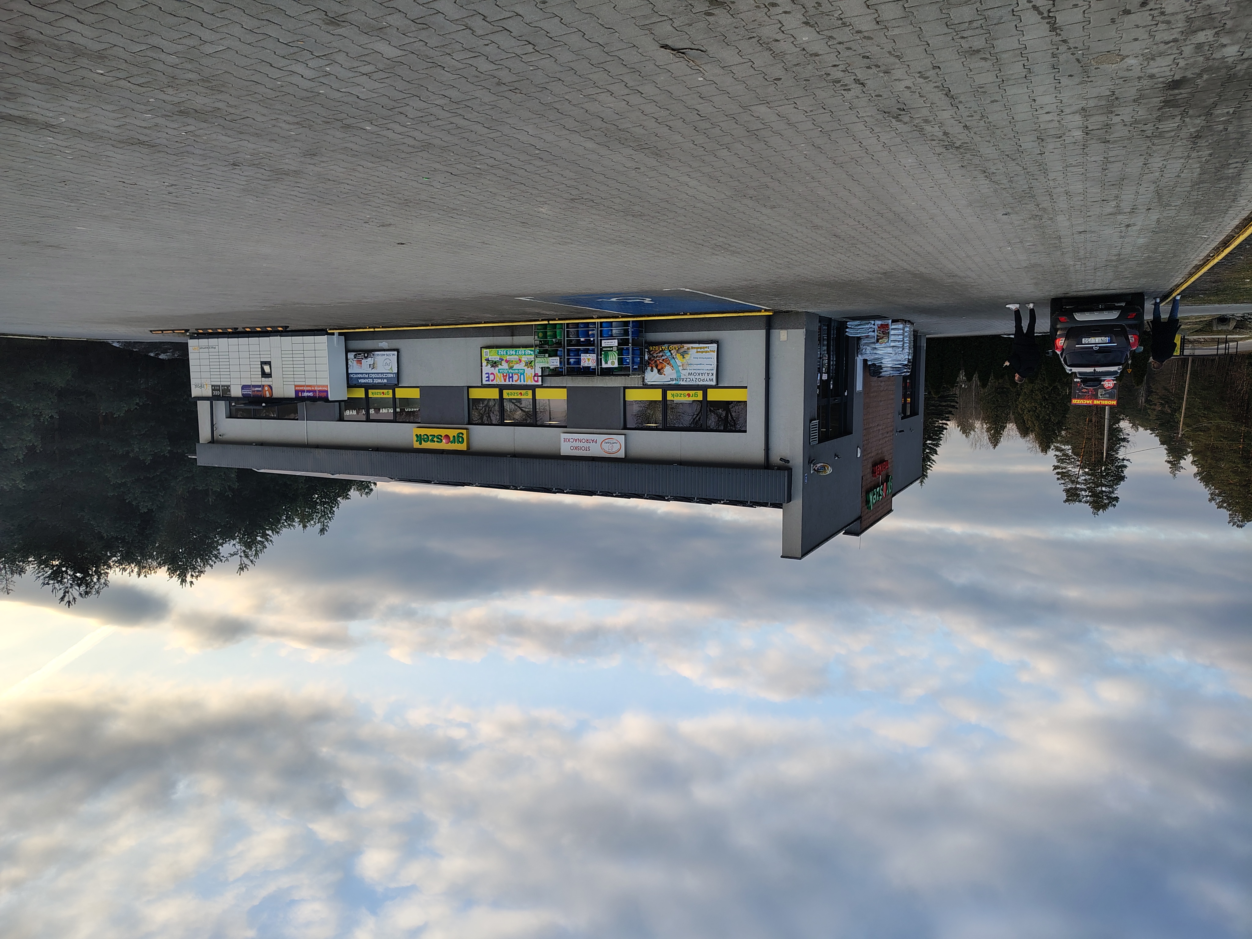 Supermarket Groszek Harasiuki - elewacja 1