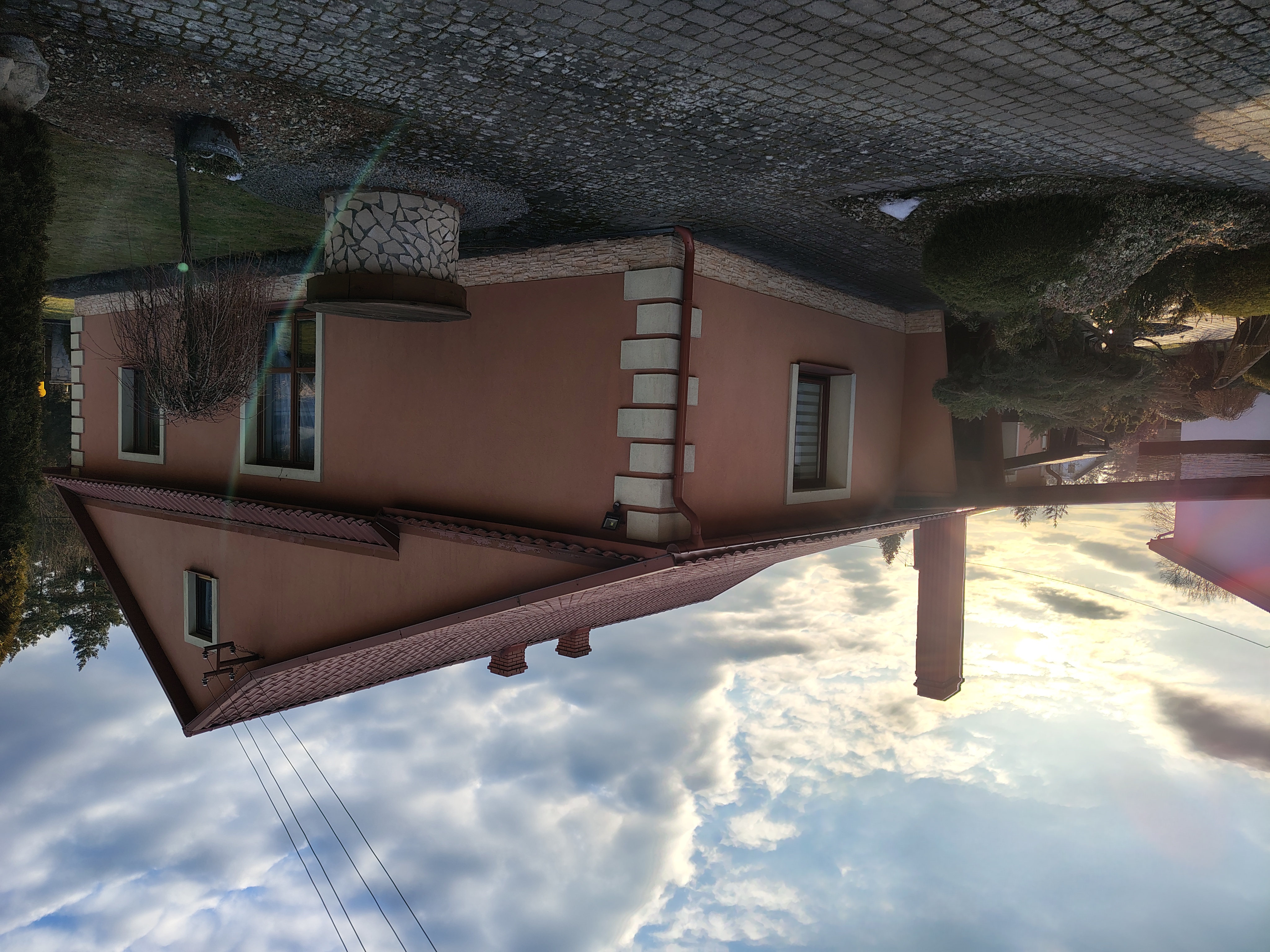 Dom jednorodzinny kremowa elewacja - widok 6