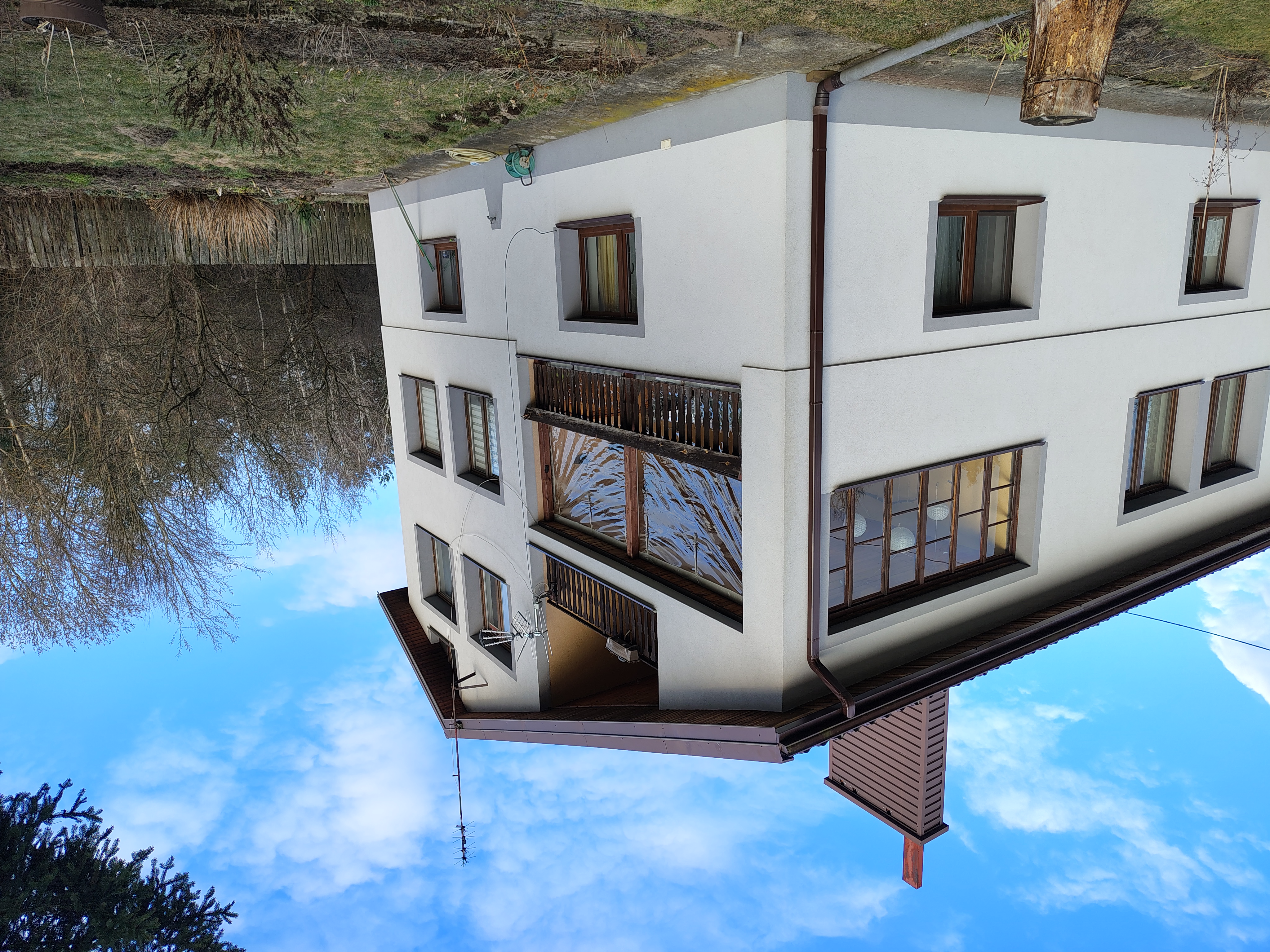 Dom jednorodzinny duże przeszklenia - widok 3