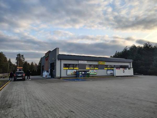 Supermarket Groszek Harasiuki - elewacja
