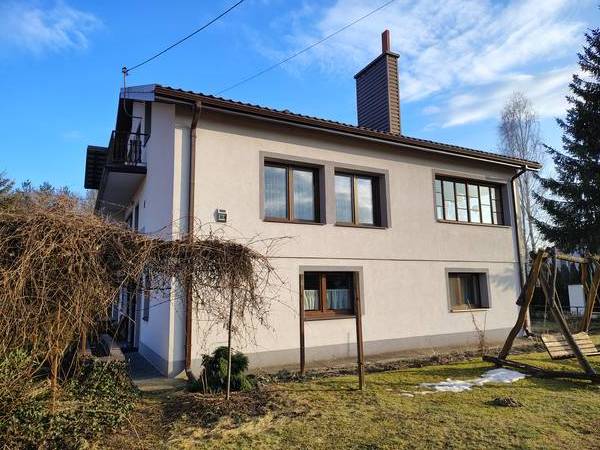 Dom jednorodzinny - duże przeszklenia